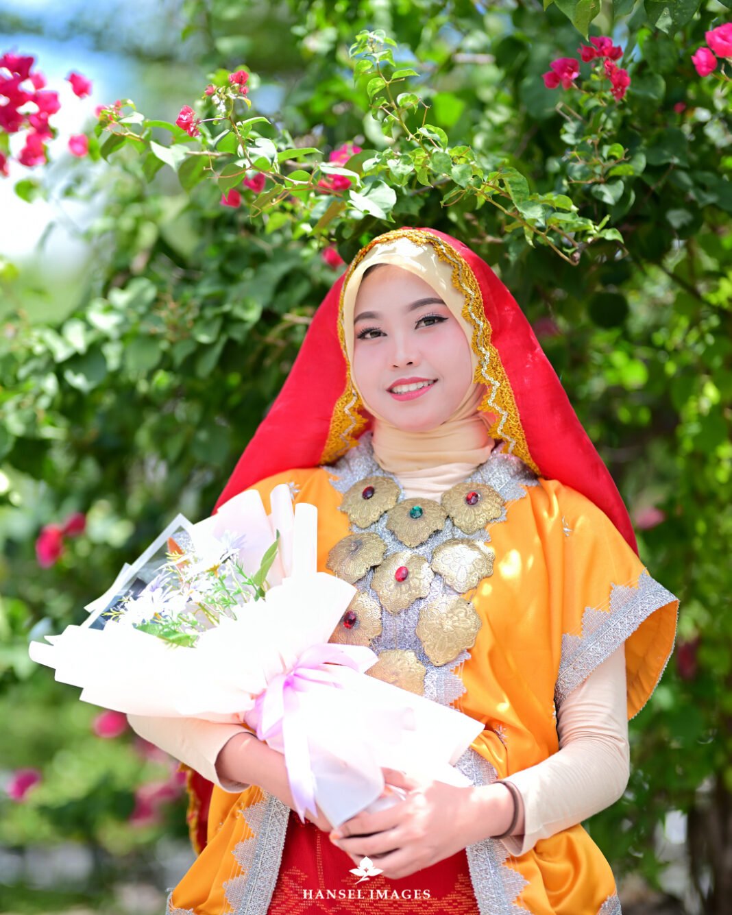 Jasa foto baju adat Sumbawa